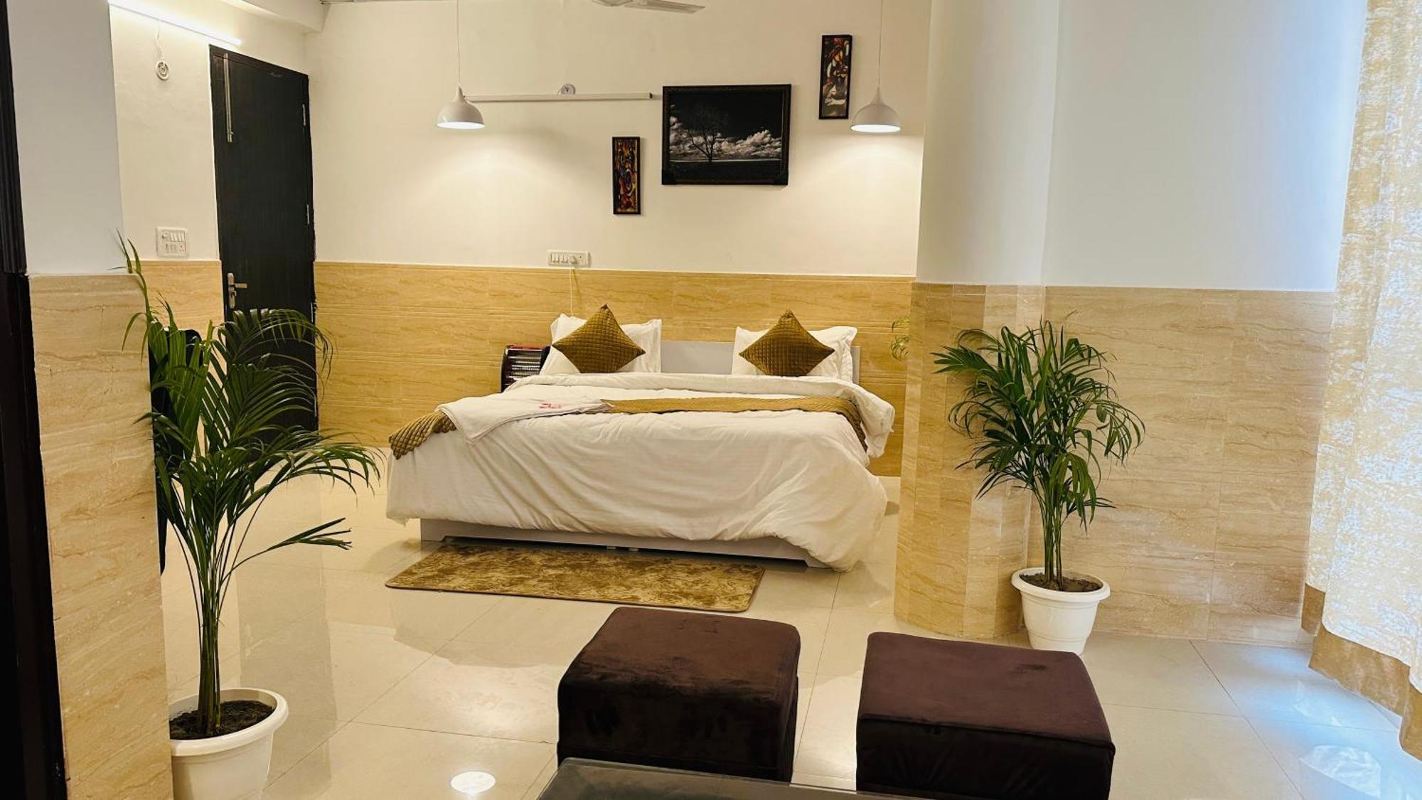 Hotel Relax In - Noida Sector 18 Екстериор снимка